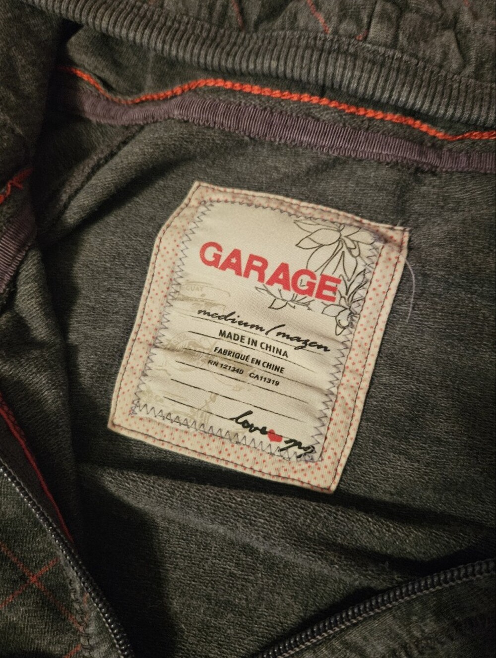 *broken zipper* 2000s Garage grey and pink hoodie - Picture 2 of 5